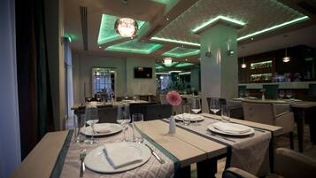 Desayuno buffet incluido todos los días