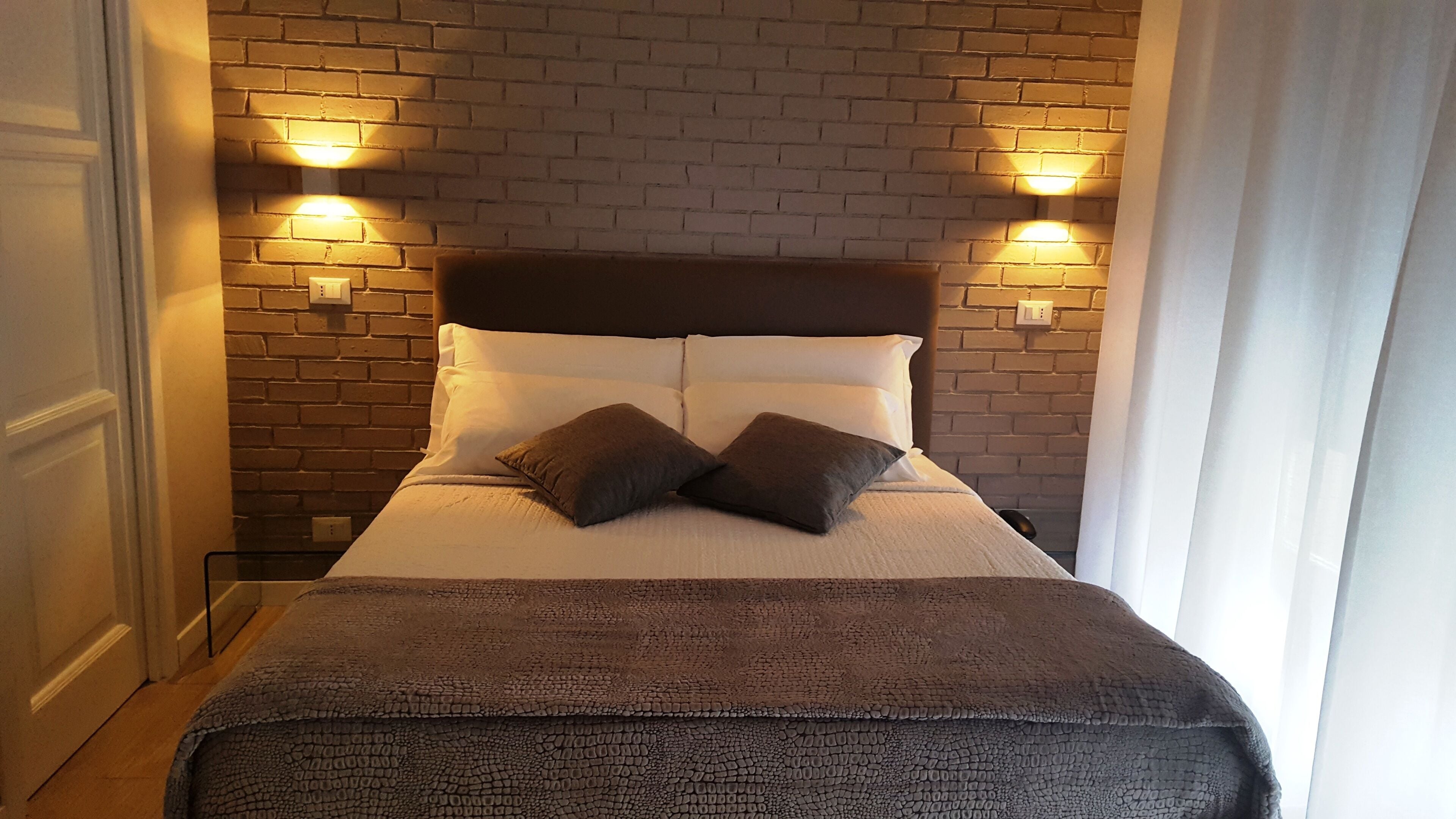 suite | free minibar items, in-room safe, desk, laptop workspace