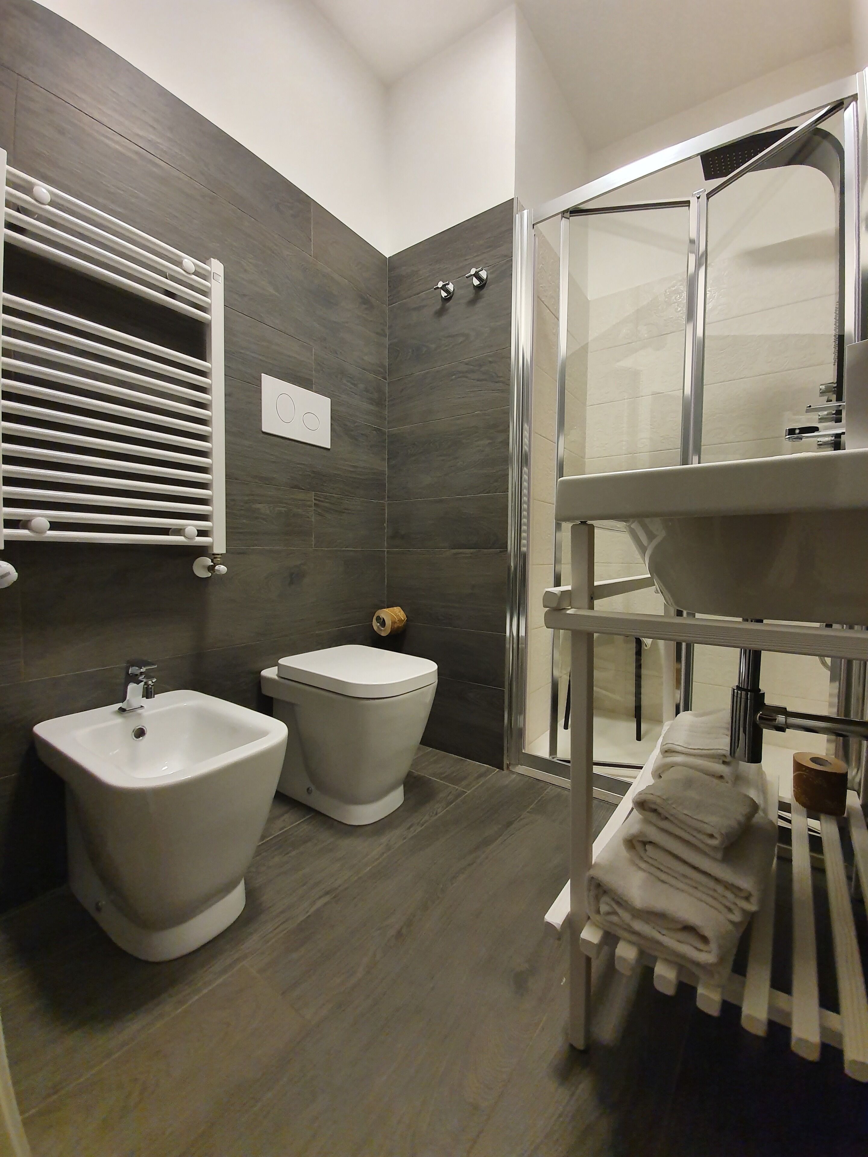 superior double room | bathroom | shower, rainfall showerhead, free toiletries, hair dryer