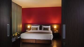 Minibar, in-room safe, desk, soundproofing