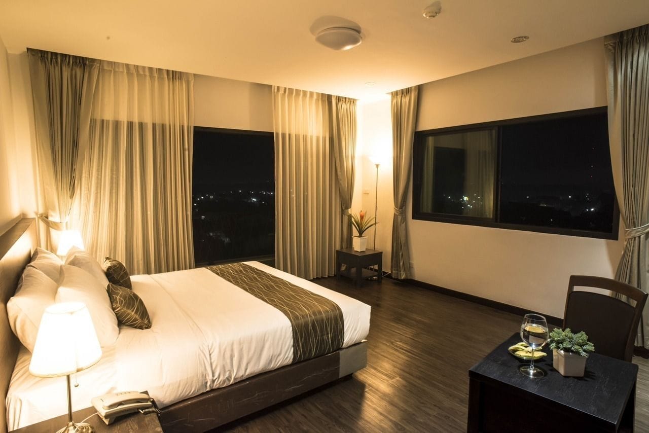 Minibar, in-room safe, desk, soundproofing