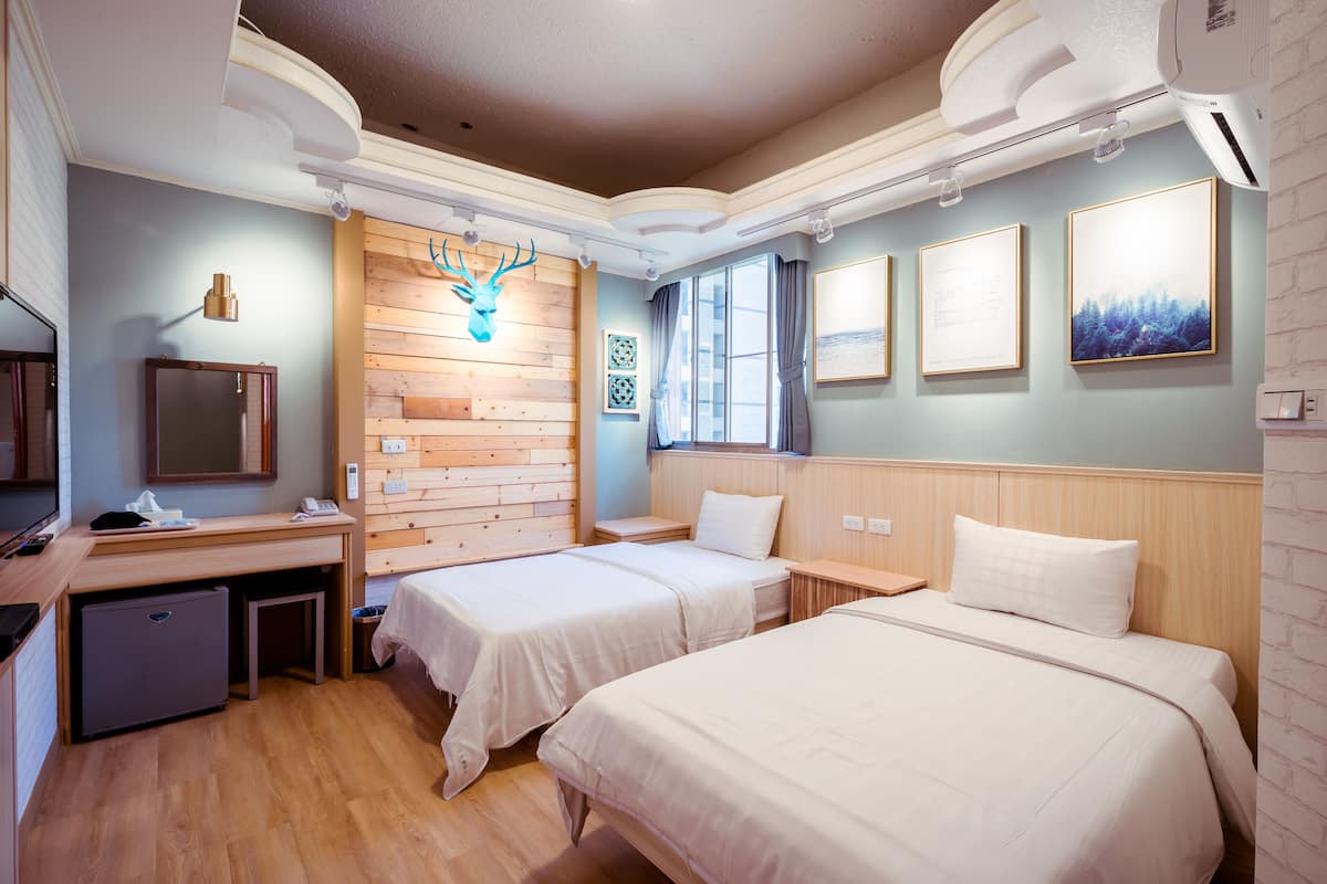 Kamar Twin Galeri (R605) | 1 kamar tidur dan didekorasi berbeda-beda