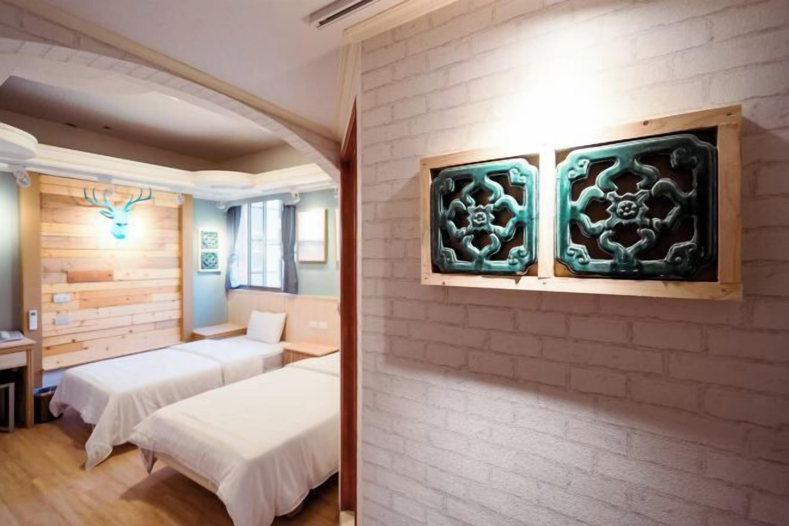 Decoración personalizada, muebles diferentes y escritorio 