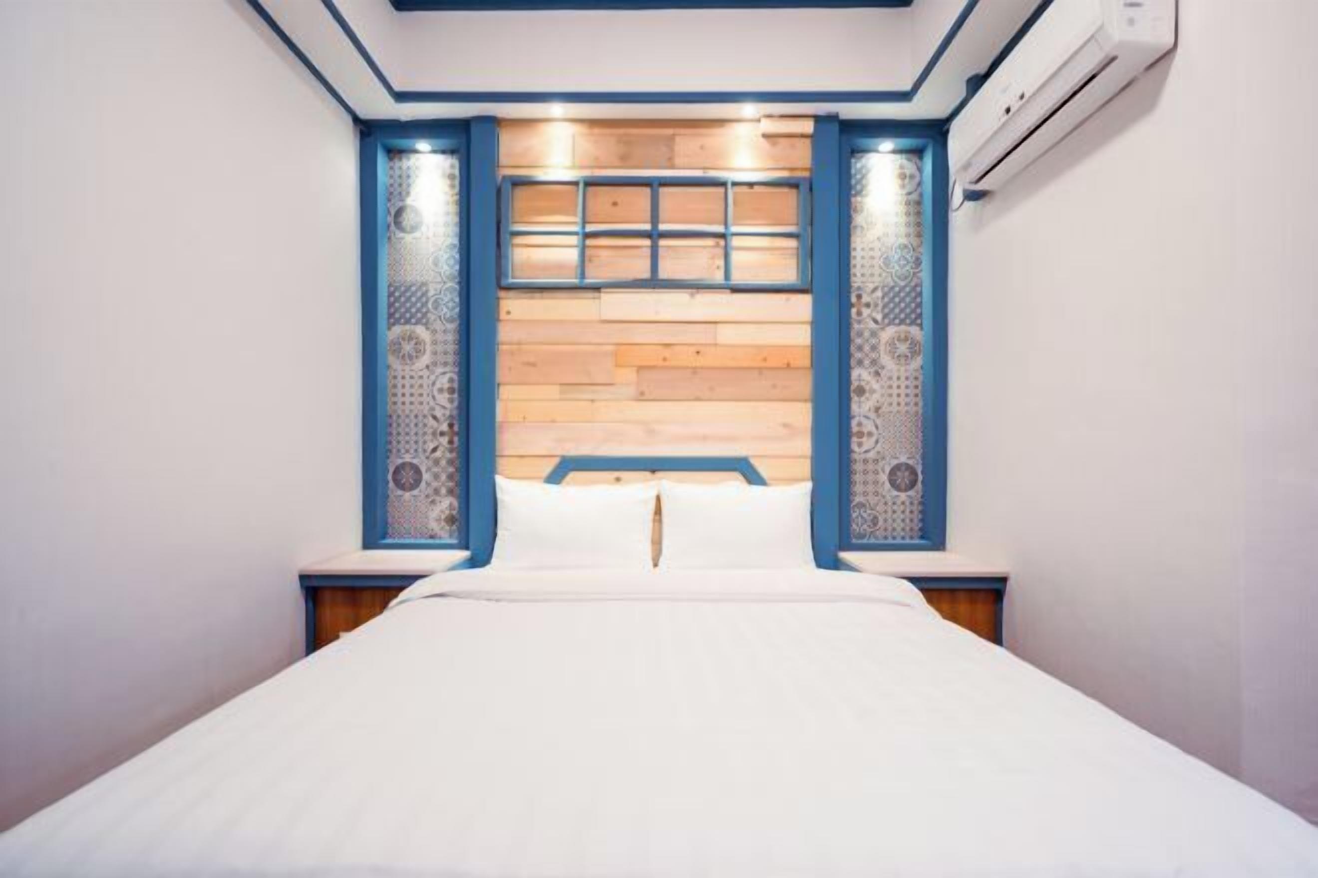 Decoración personalizada, muebles diferentes y escritorio 