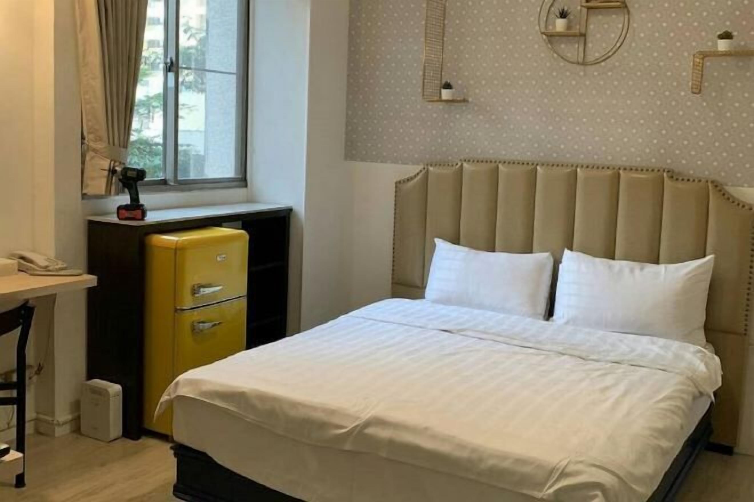 Individually decorated, individually furnished, desk, laptop workspace