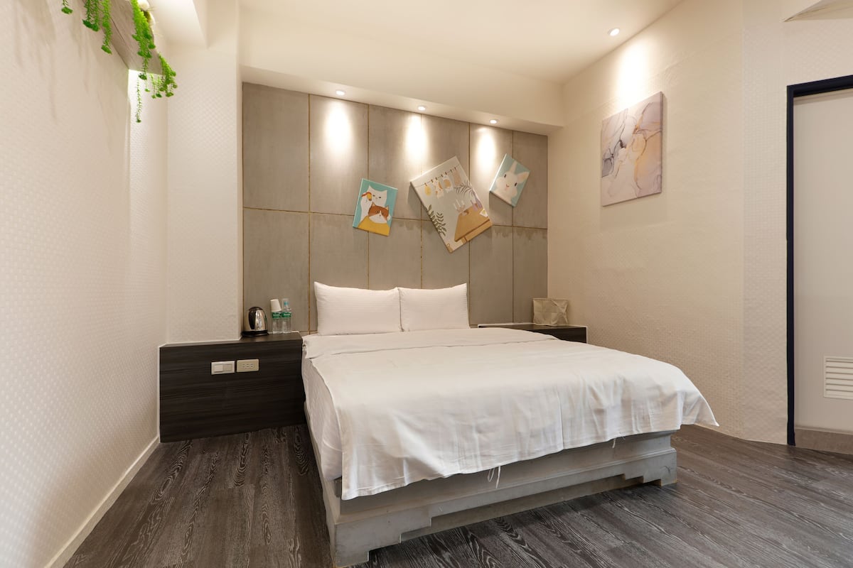 Kamar Double Bisnis (R508) | 1 kamar tidur dan didekorasi berbeda-beda