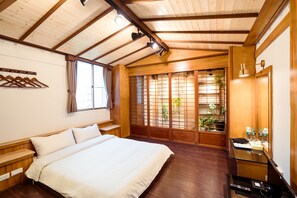 Signature Double Room | Individually decorated, individually furnished, desk, laptop workspace - Tainan Inn (Tainan)