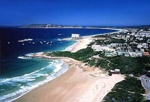 Perto da praia, areia branca 