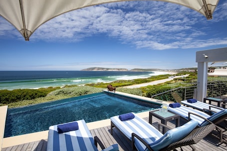 Sun deck. Periwinkle Guest Lodge