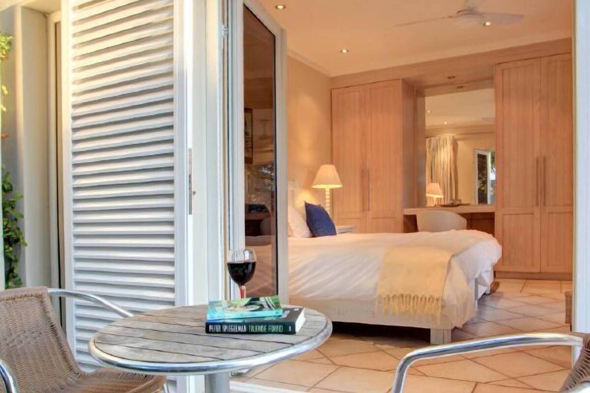 Premium bedding, in-room safe, individually decorated, desk