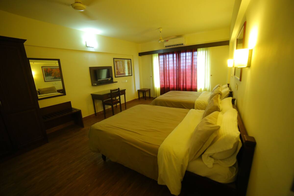 Family Suite, 1 Double Bed, Non Smoking, City View | Desk, rollaway beds, free WiFi, bed sheets