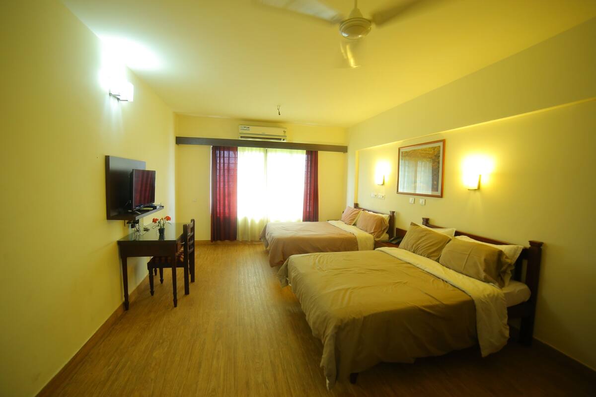 Standard Triple Room, 1 King Bed, Non Smoking, City View | Desk, rollaway beds, free WiFi, bed sheets