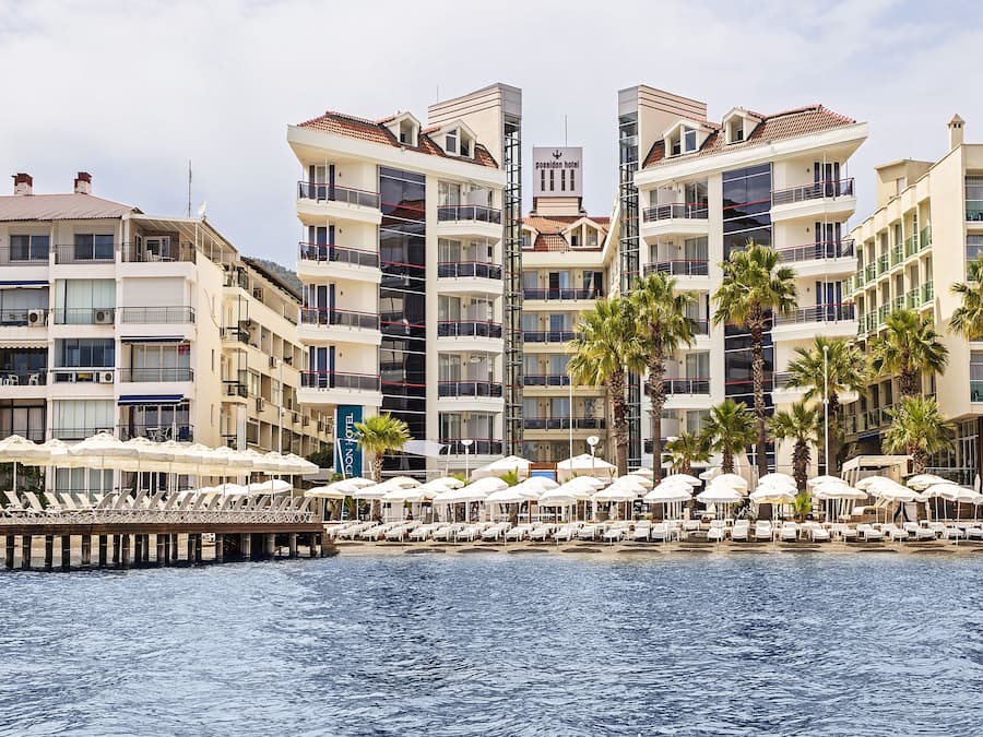 Private beach, sun loungers, beach umbrellas, beach towels