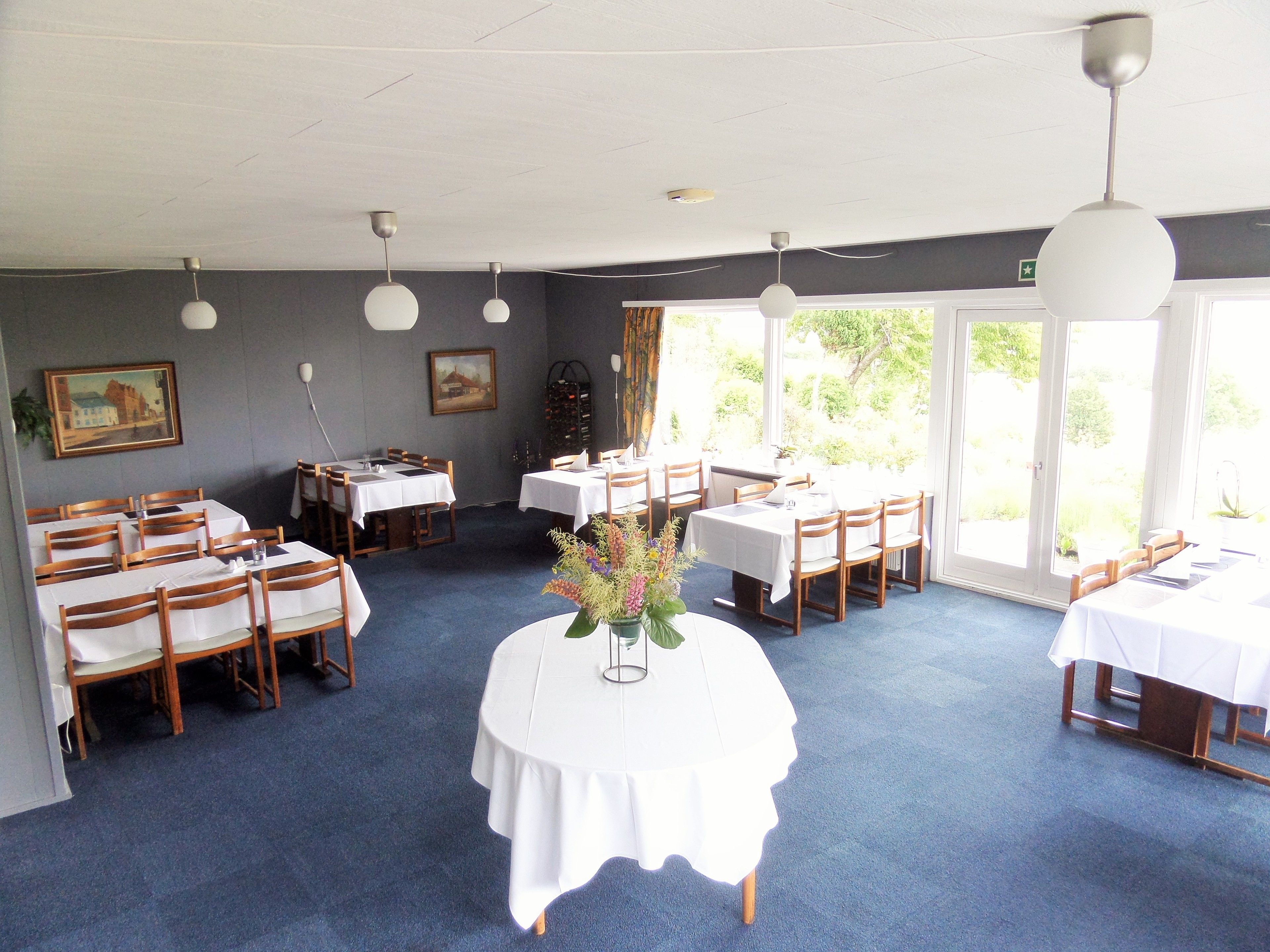 Buffet déjeuner gratuit