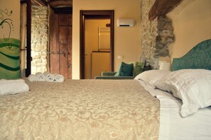Rollaway beds, free WiFi