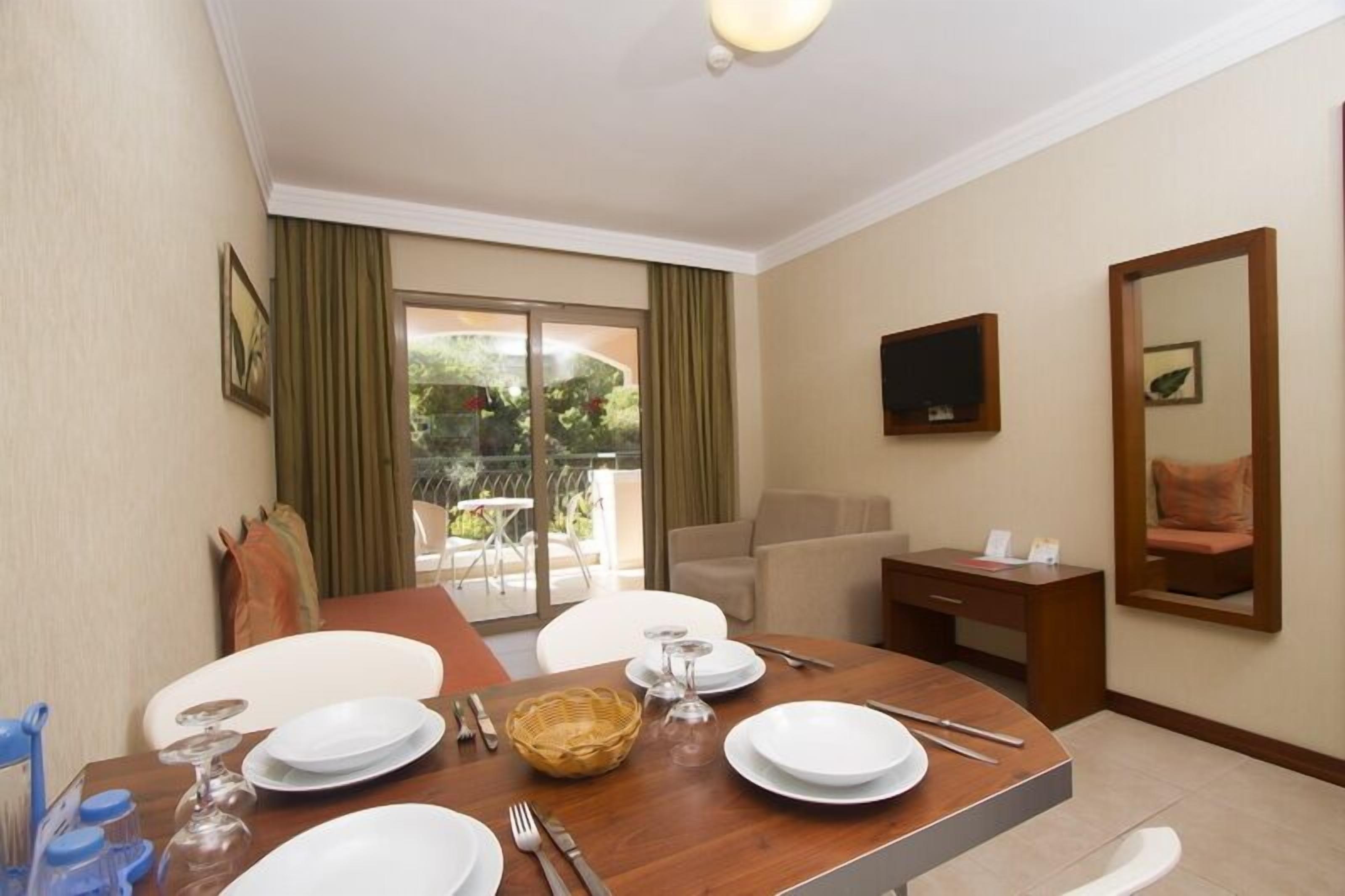 apartment, 1 bedroom | in-room dining