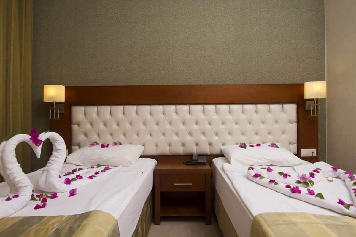 apartment, 1 bedroom | minibar, in-room safe, desk, free cots/infant beds