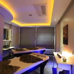 Sauna, hot tub, steam room, Turkish bath/hammam, 3 treatment rooms