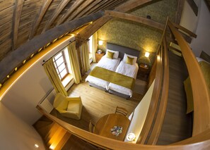 Kolmen hengen huone | Työpöytä, ilmainen Wi-Fi, vuodevaatteet