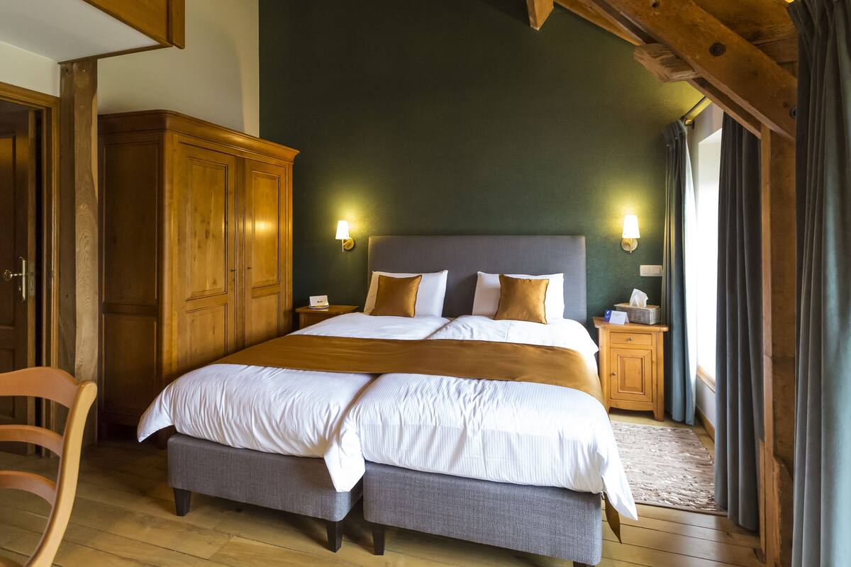 Habitación triple | Escritorio, wifi gratis, ropa de cama