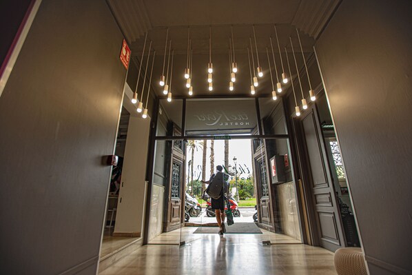 Reception - River Hostel (Valencia)