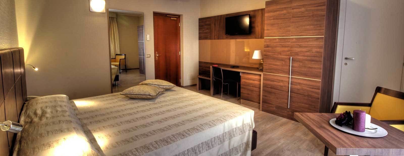 1 bedroom, in-room safe, desk, free cots/infant beds