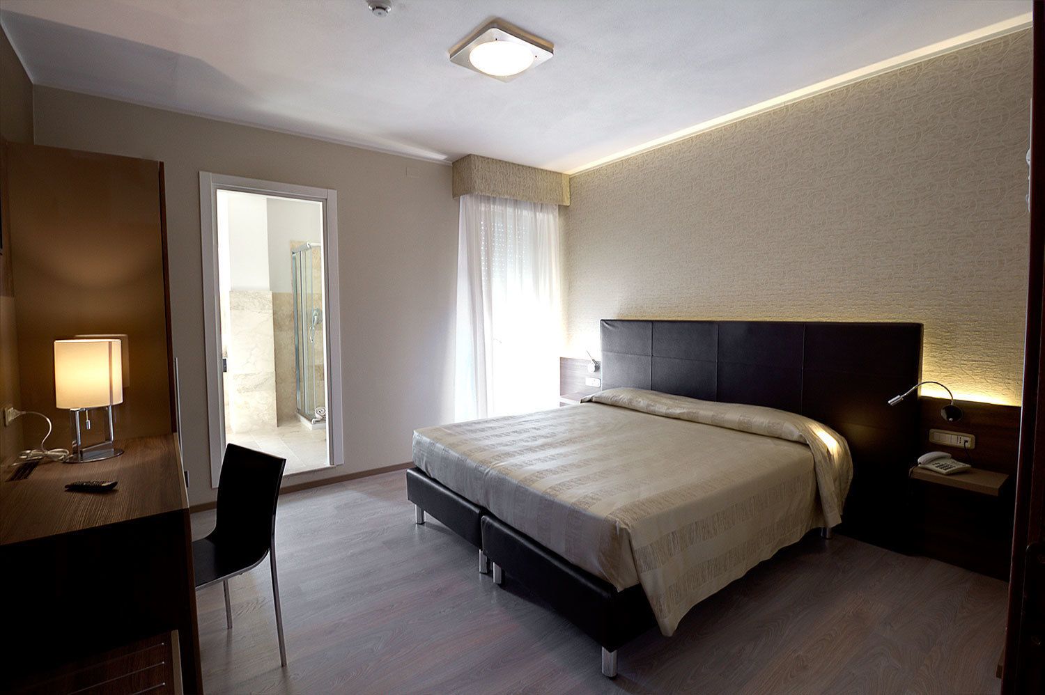 1 bedroom, in-room safe, desk, free cots/infant beds