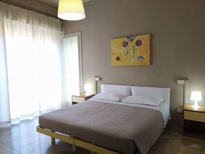 Comfort Double Room | Desk, free WiFi, bed sheets - Cameracaffè Centro (Arezzo)