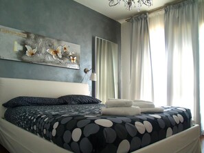 Desk, cribs/infant beds, rollaway beds, free WiFi - Cameracaffè sul Lago (Arezzo)