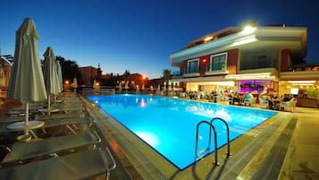 Indoor pool, outdoor pool