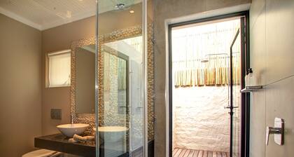 Scallop Guest Lodge