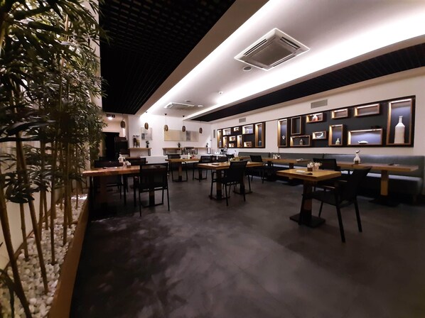 Petit déjeuner buffet compris tous les jours