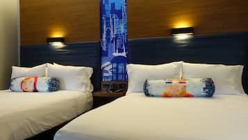 Roupas de cama premium, cofres nos quartos, escrivaninha