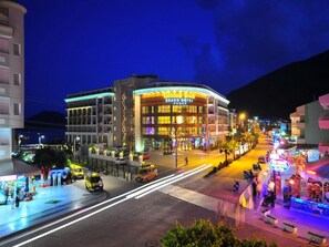 Front of property – evening/night - Golden Rock Beach Hotel - All Inclusive (Marmaris)