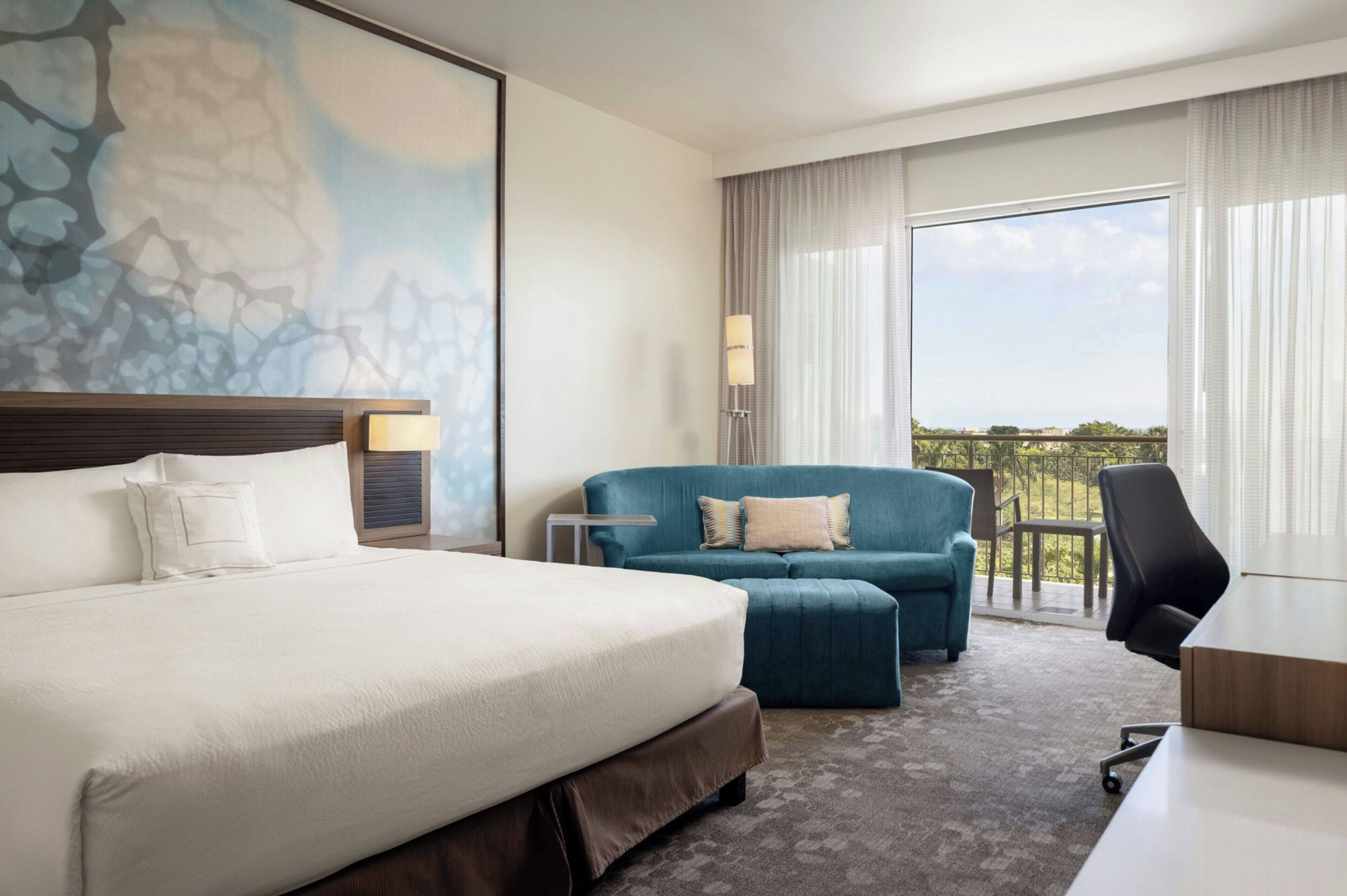 superior room, 1 king bed, non smoking, city view (balcony) | pillow-top beds, in-room safe, desk, iron/ironing board