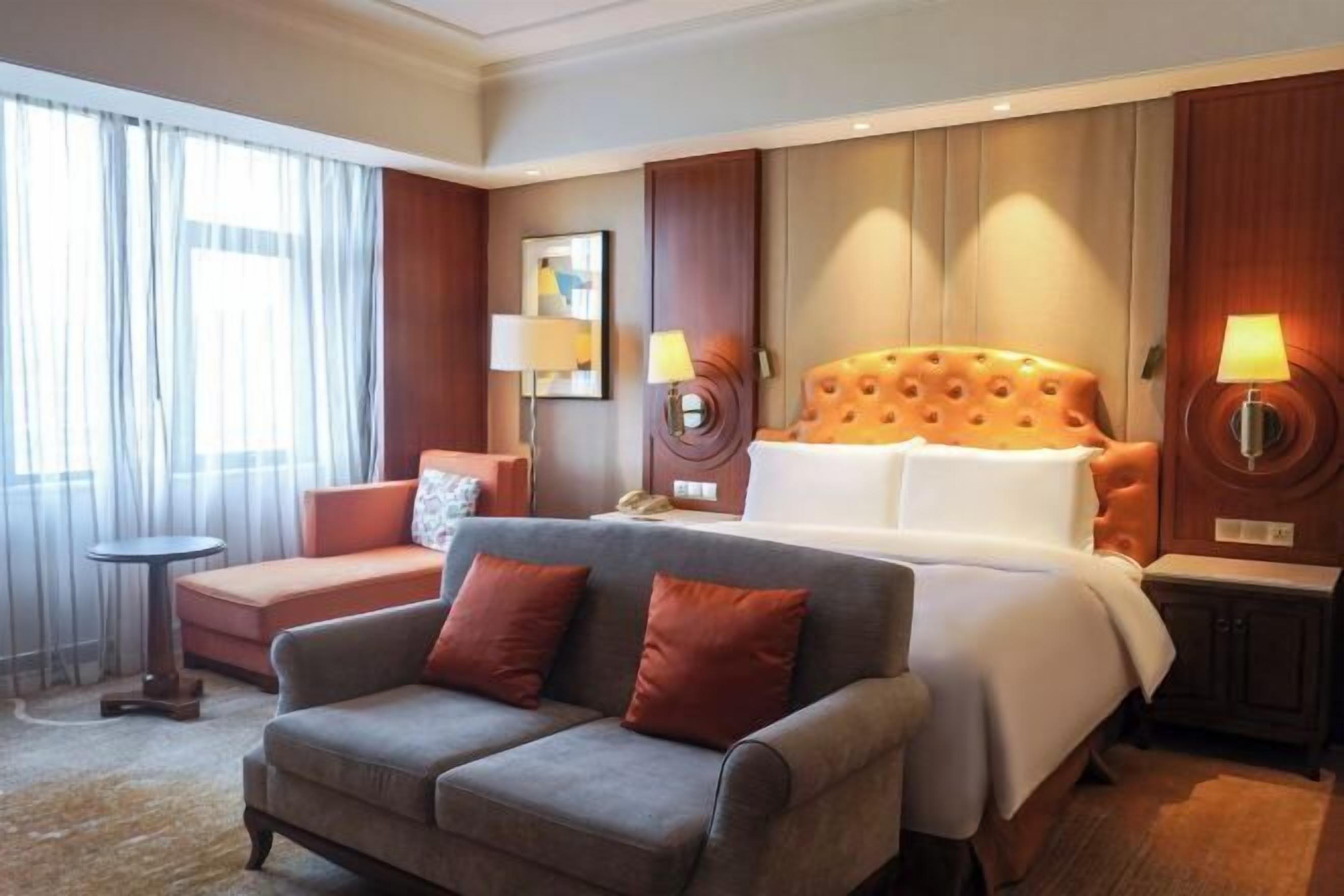 Ropa de cama de alta calidad y minibar 