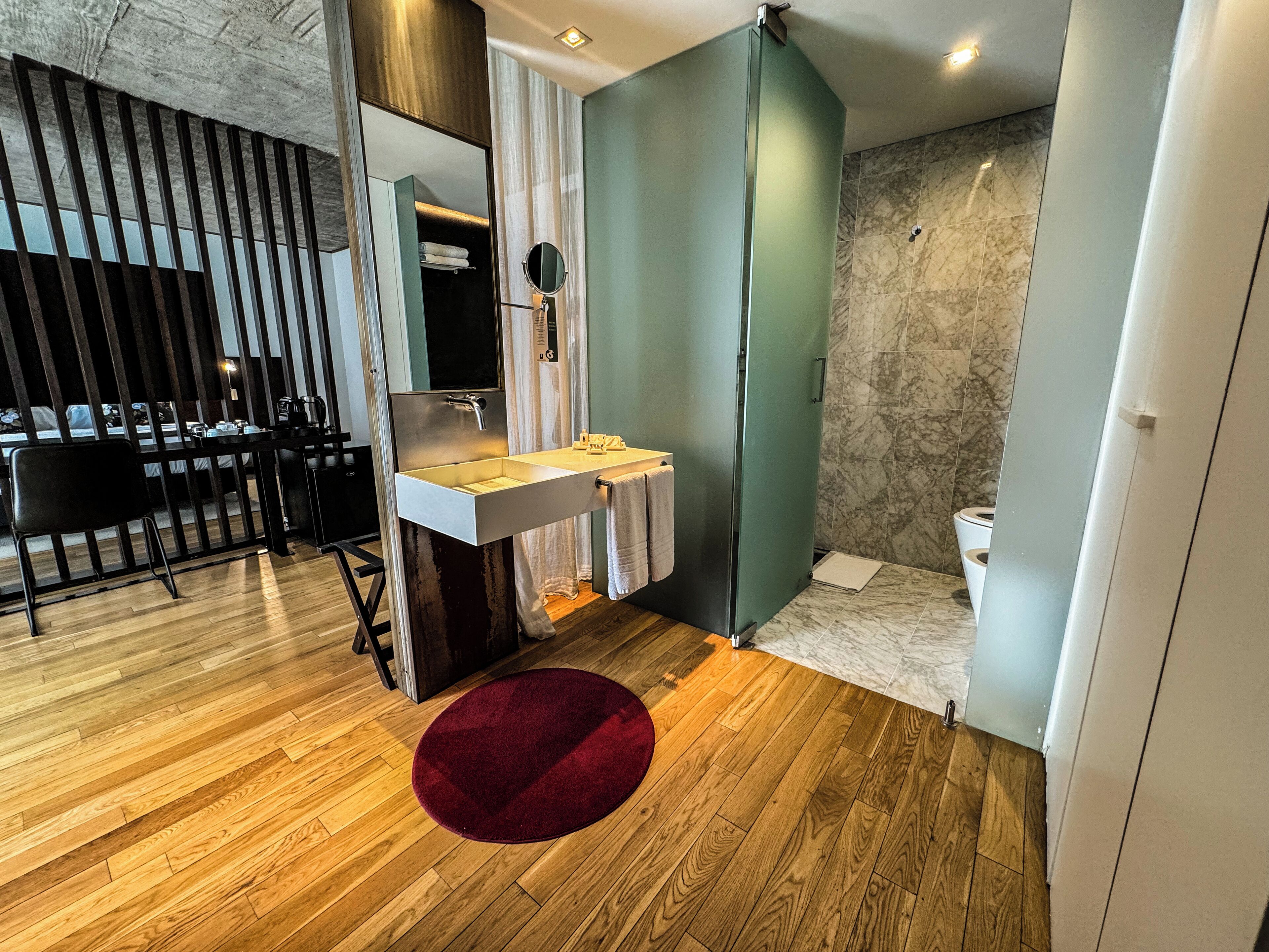 shower, free toiletries, hair dryer, slippers