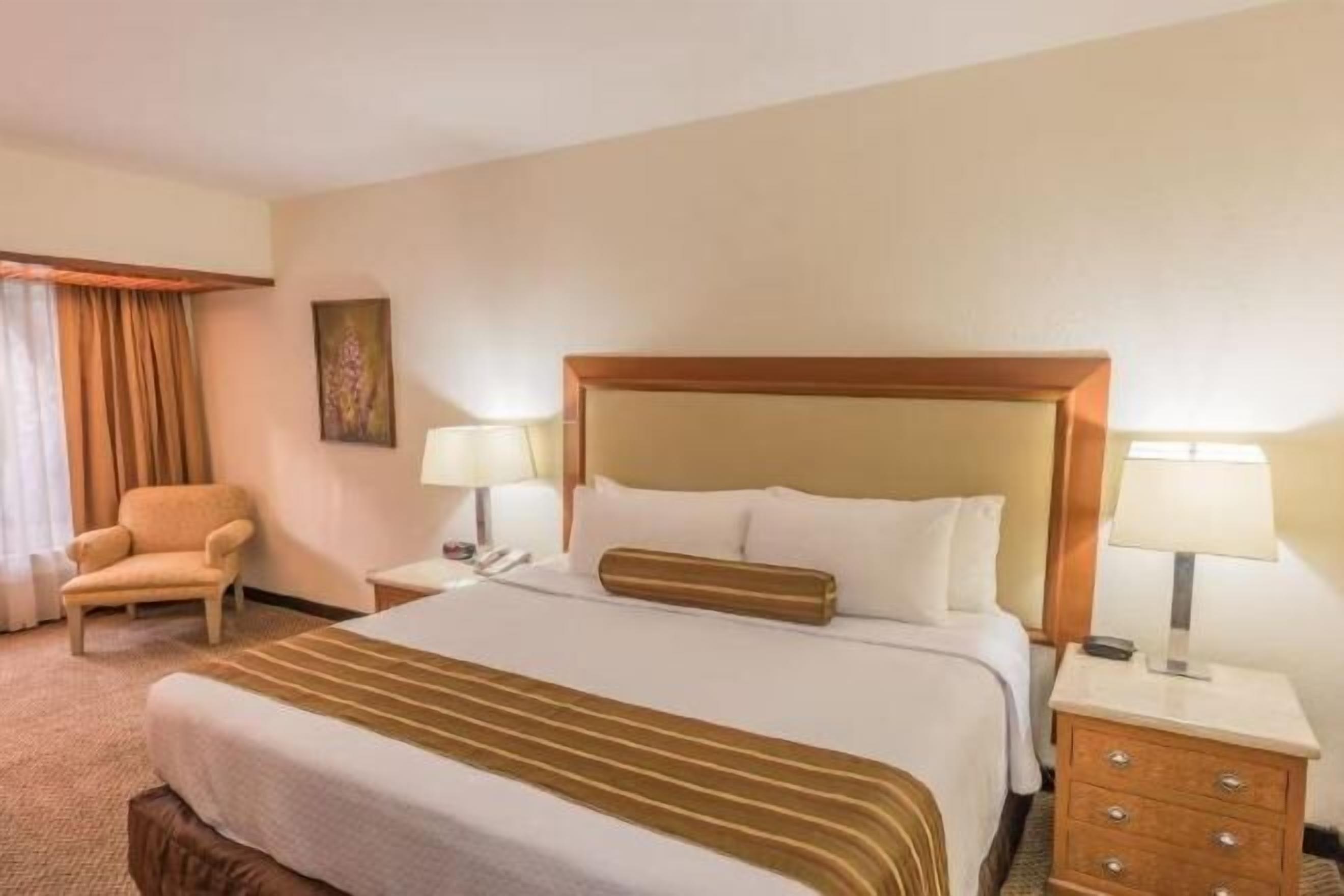 In-room safe, desk, iron/ironing board, free WiFi