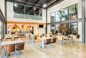 Free daily self-serve breakfast - Wyndham Garden Guadalajara Expo (Zapopan)