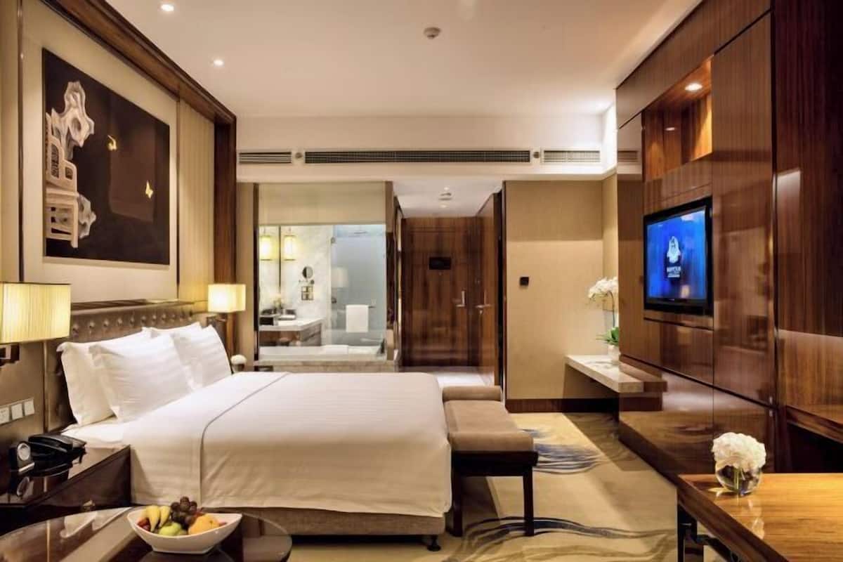 Minibar, in-room safe, desk, blackout drapes