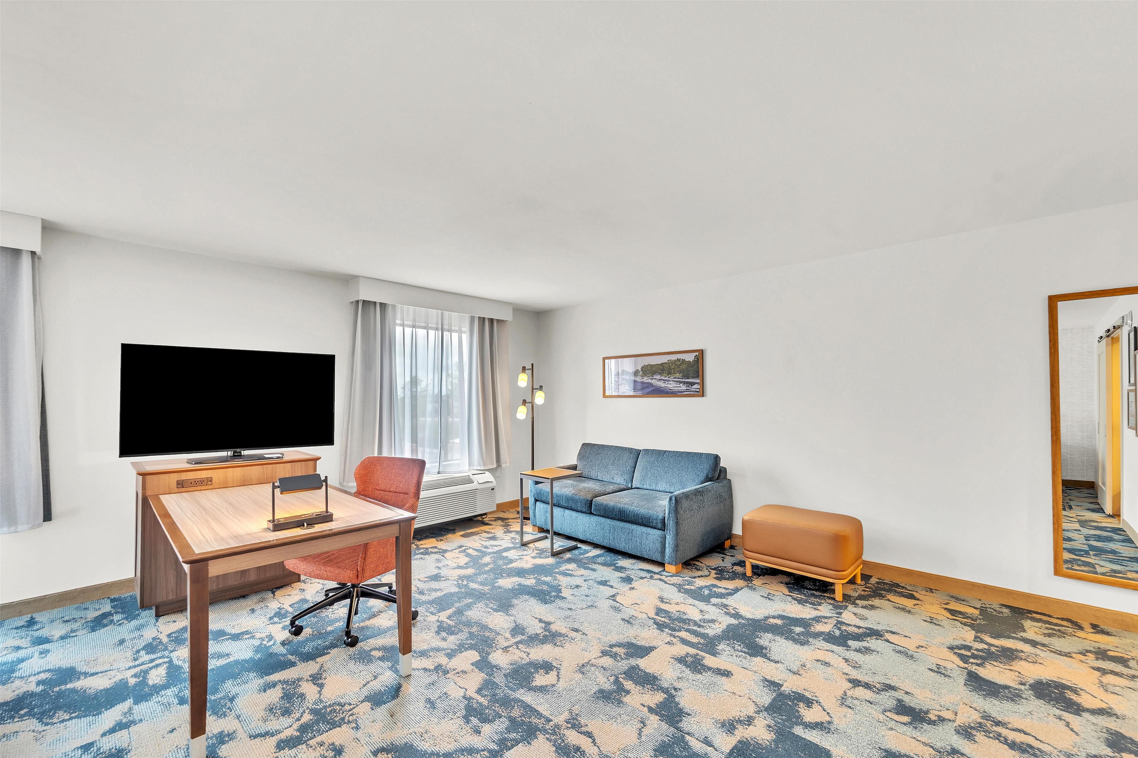 minibar, desk, iron/ironing board, free cots/infant beds