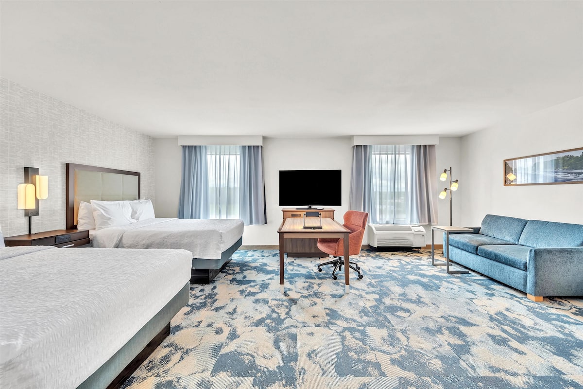 Studio, 2 Queen Beds, Non Smoking, Refrigerator & Microwave (Wet Bar) | Minibar, desk, iron/ironing board, free cots/infant beds