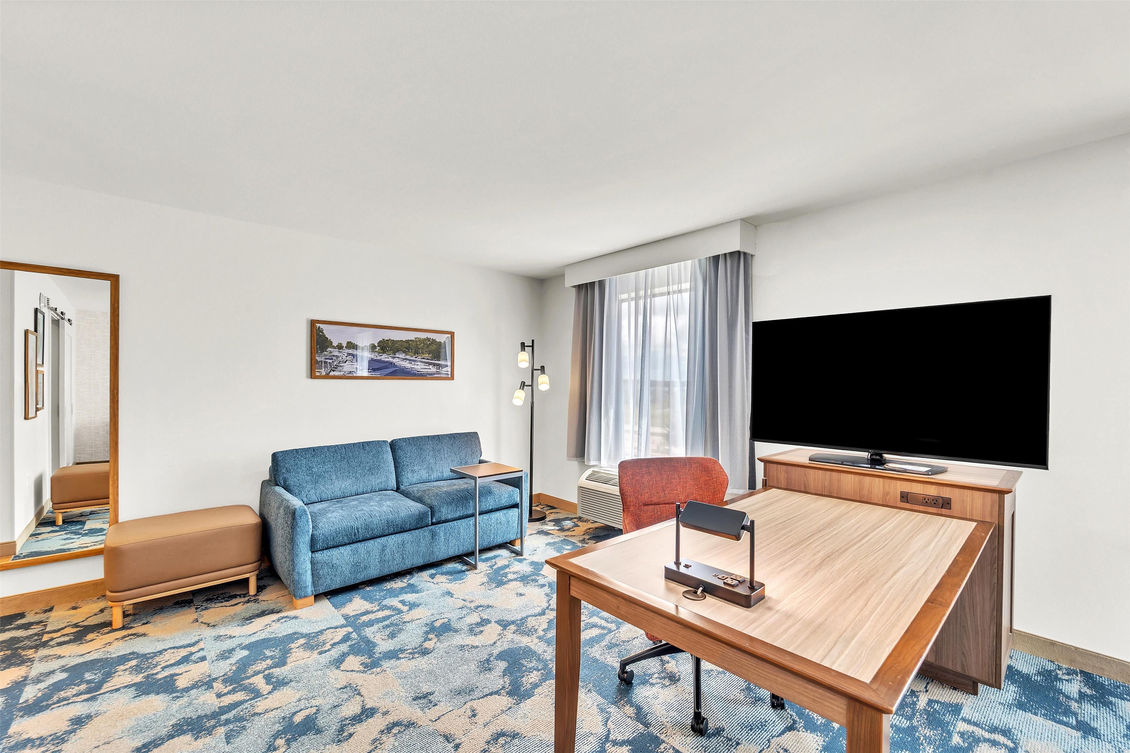 minibar, desk, iron/ironing board, free cots/infant beds