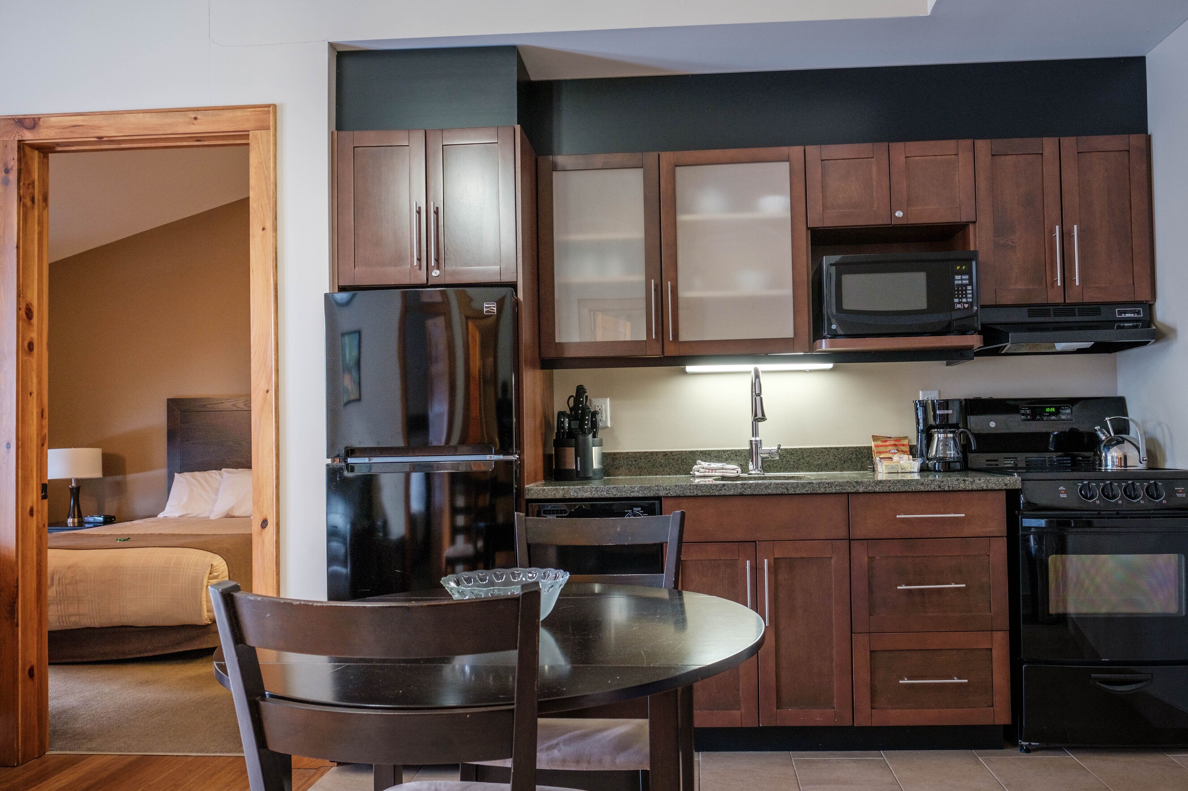 deluxe condo, 2 bedrooms (upstairs with balcony) | private kitchen | mini-fridge, microwave, coffee/tea maker, electric kettle