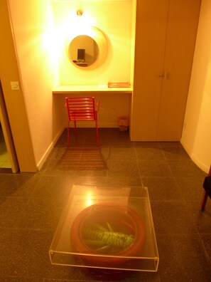 Suite | Living area | Flat-screen TV