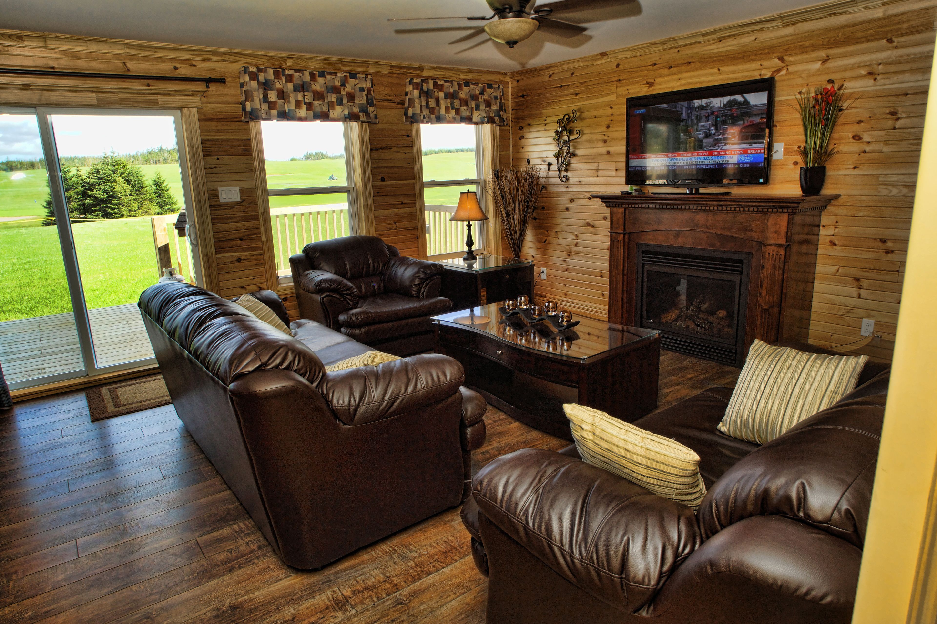 Family Cottage | Living area | Flat-screen TV