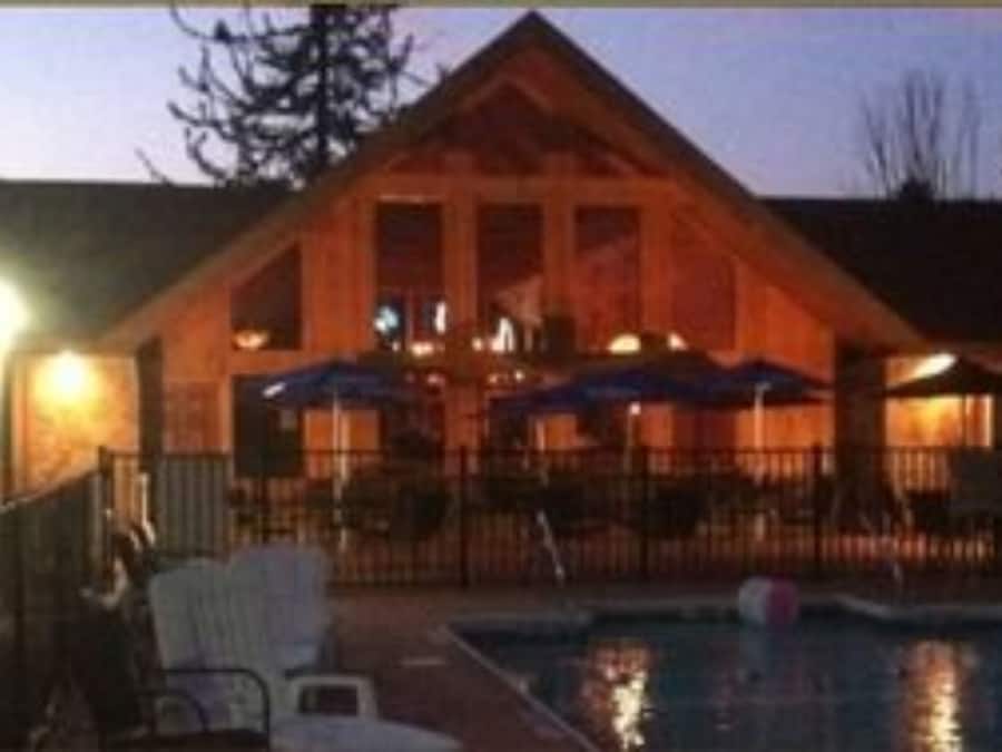 Façade de lâhĂ©bergement - soirĂ©e/nuit