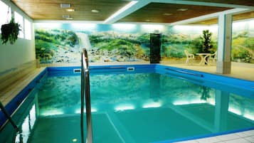 Indoor pool, pool loungers