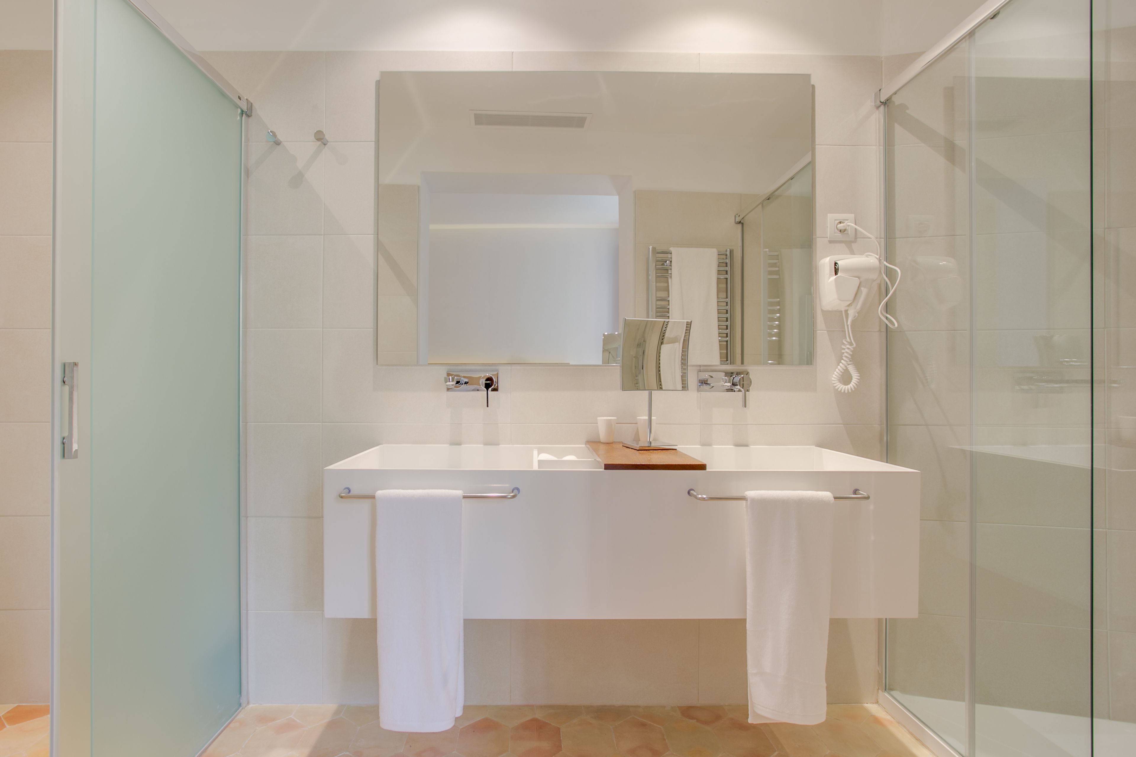 junior suite (single use) | 1 bedroom, premium bedding, down duvets, pillow-top beds