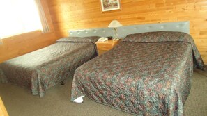 Een bureau, extra bedden (toeslag), gratis wifi
